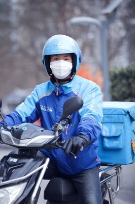 無接觸配送 科技與安全并行的外賣服務(wù)新時代